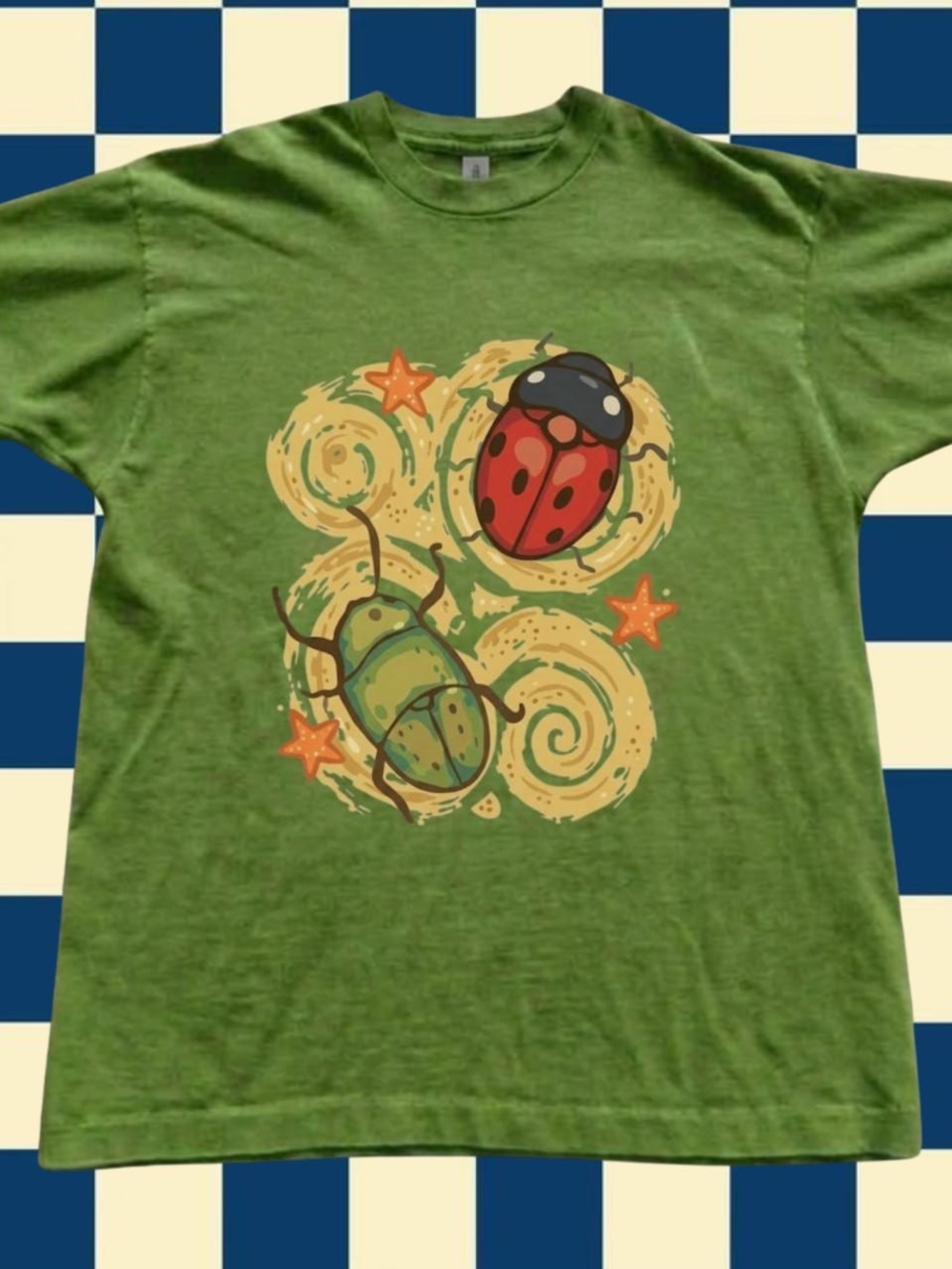 Kiwi Bugs Graphic T-shirt
